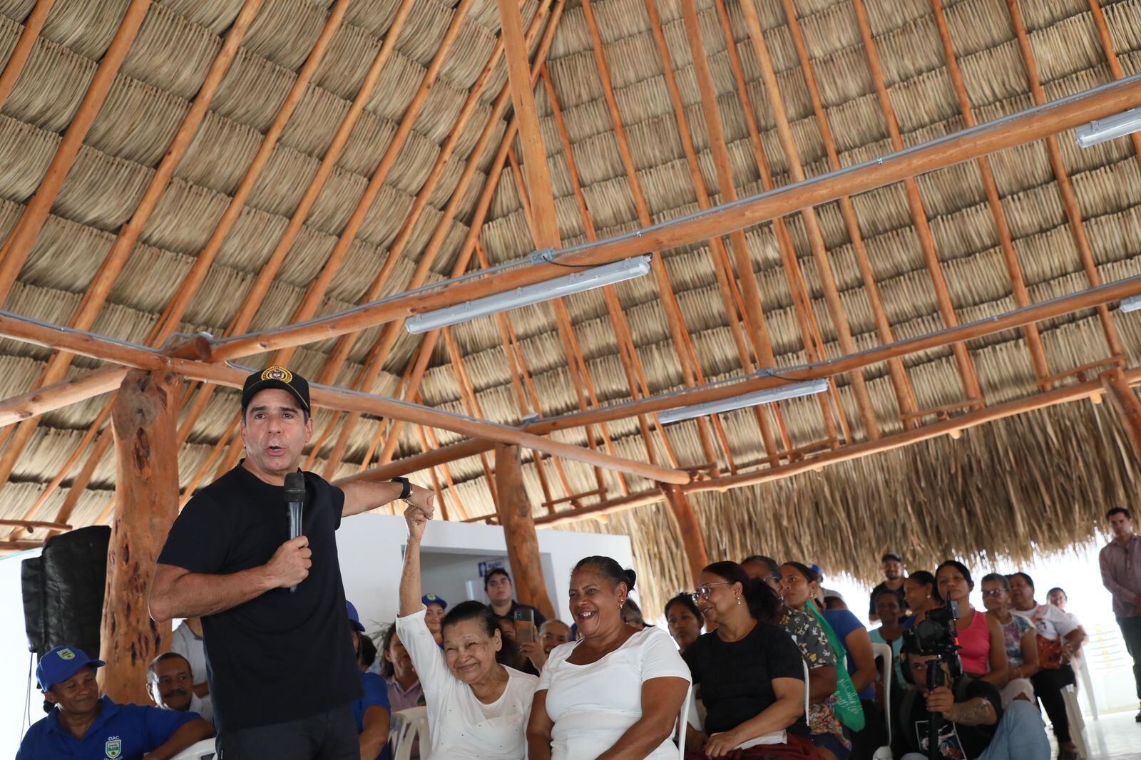 Alcalde de Barranquila, Alejandro Char, durante la entrega del Centro Comunitario del barrio Las Américas./ Foto: Alcaldía de Barranquilla