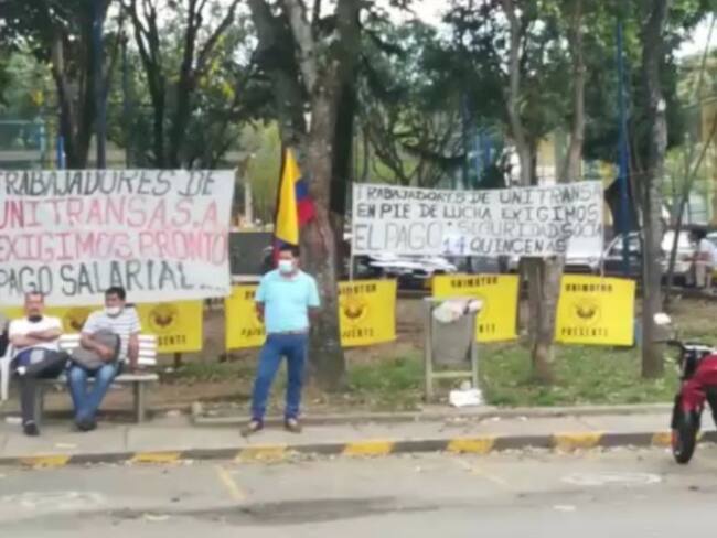 Nueva protesta por falta de pago en Unitransa