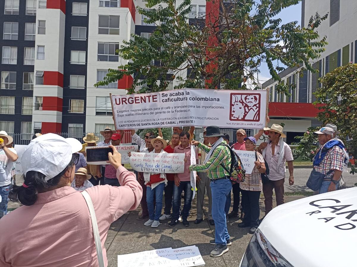 Convocan paro cafetero para el 25 de septiembre, ¿Hay división en Dignidad Cafetera?