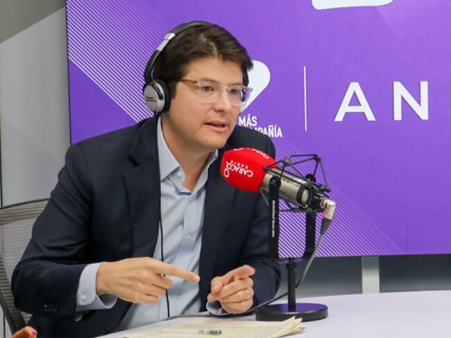 Miguel Uribe Turbay en la Luciérnaga