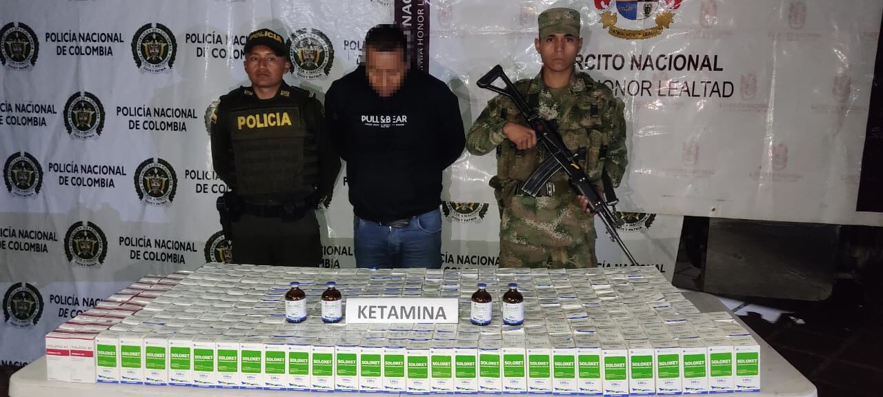 El hombre capturado era el conductor del vehículo donde se transportaba el estupefaciente.