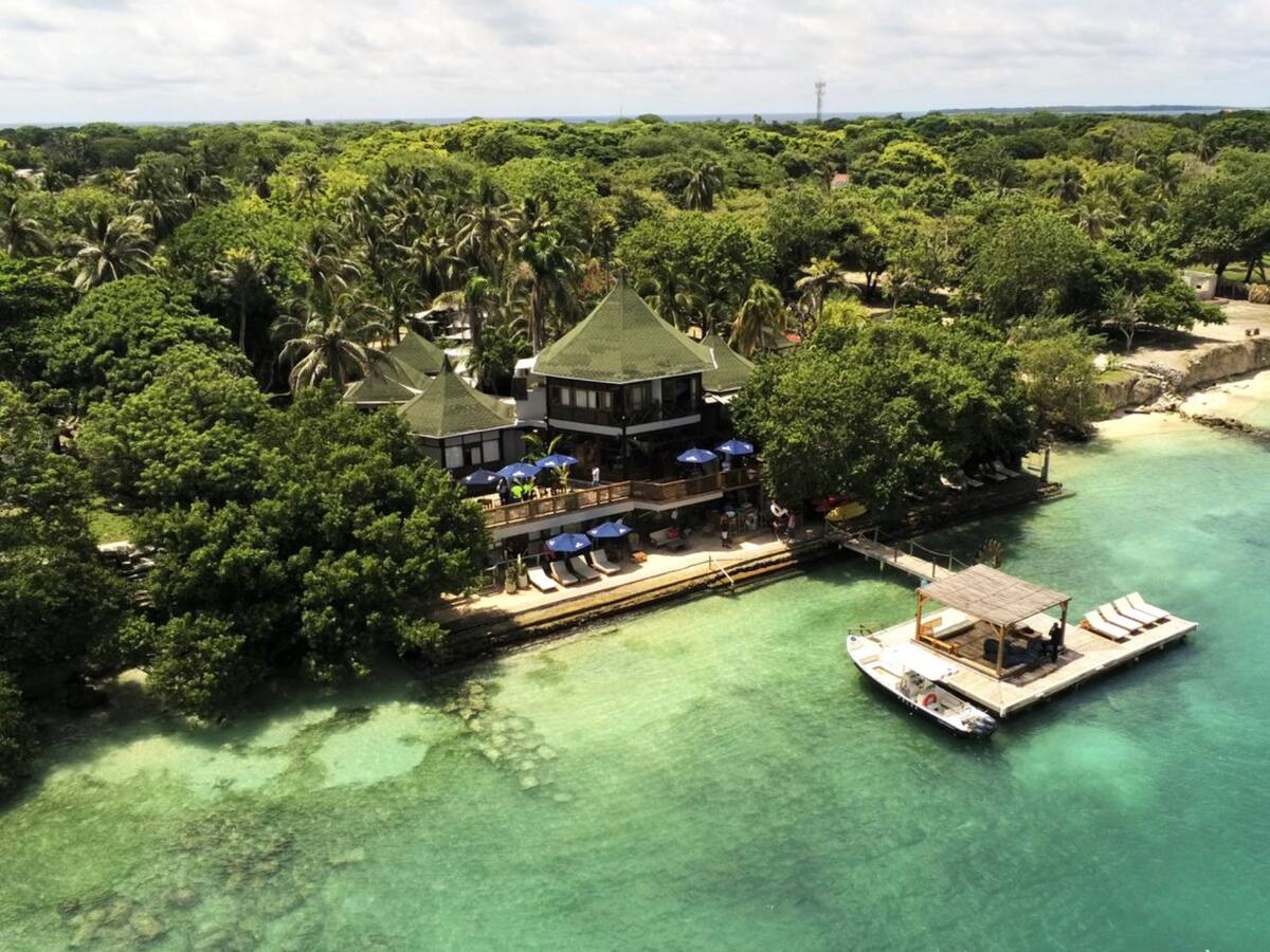 La pelea entre administradores de hotel de Islas del Rosario y la ANT por desalojo