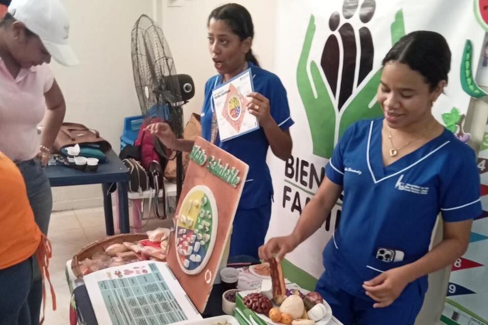 Mesa pública en Cartagena sobre el componente nutricional en la atención a la niñez