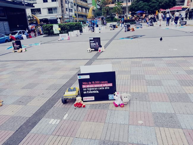 Plantón para rechazar los casos de abuso sexual en Colombia