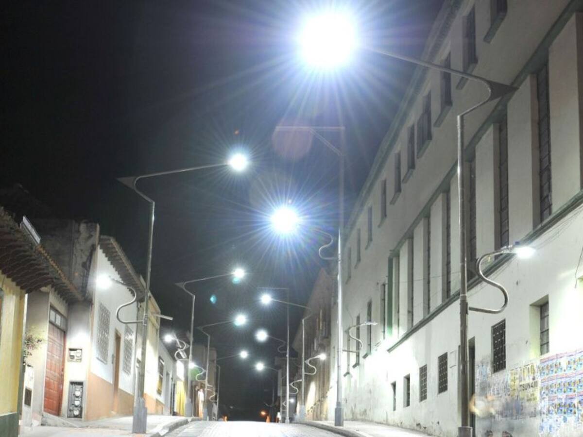 Impuesto de alumbrado público se seguirá cobrando en los recibos de energía
