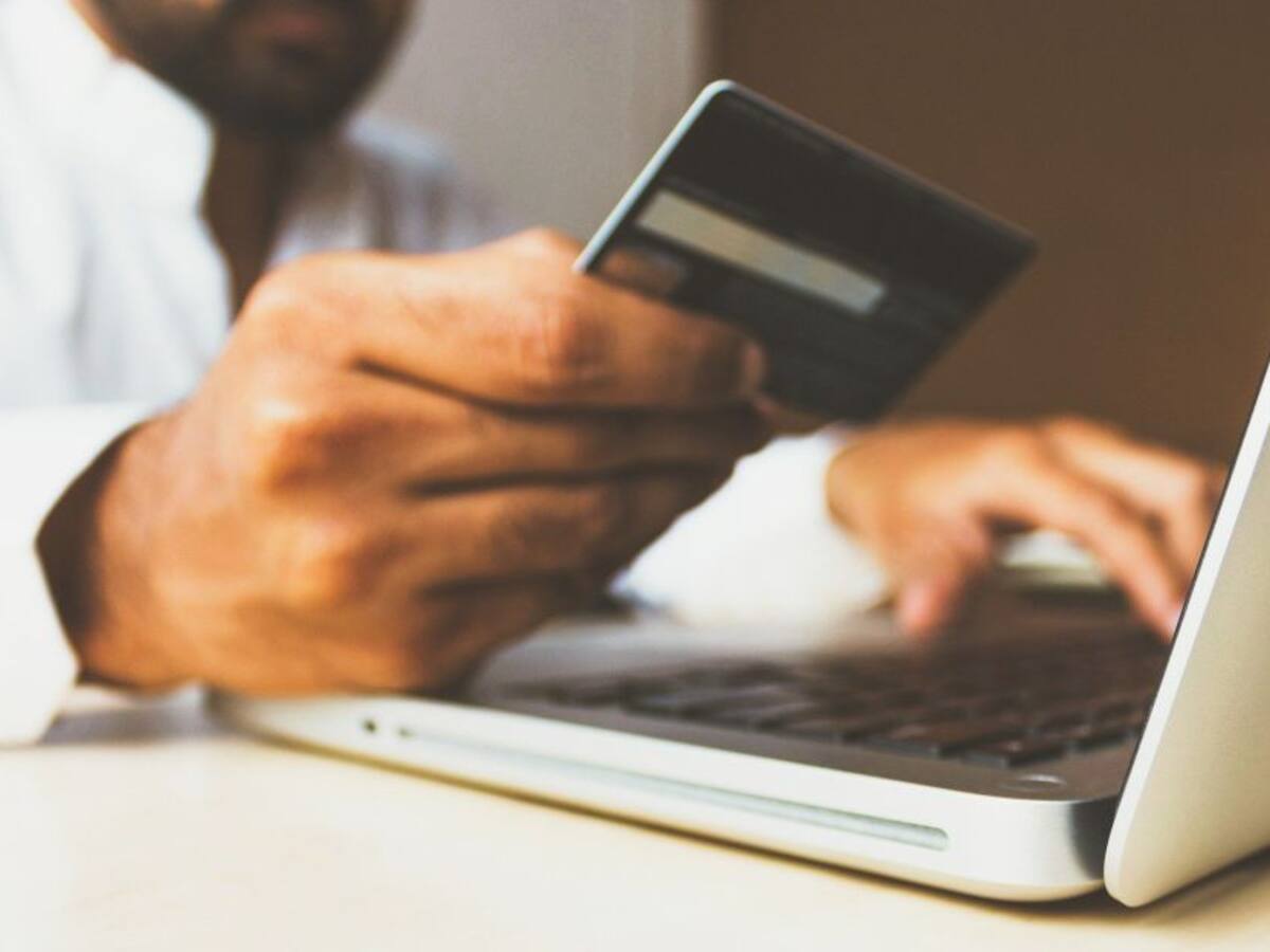 Jóvenes entre los 25 y 34 años, los que más realizan transacciones en línea