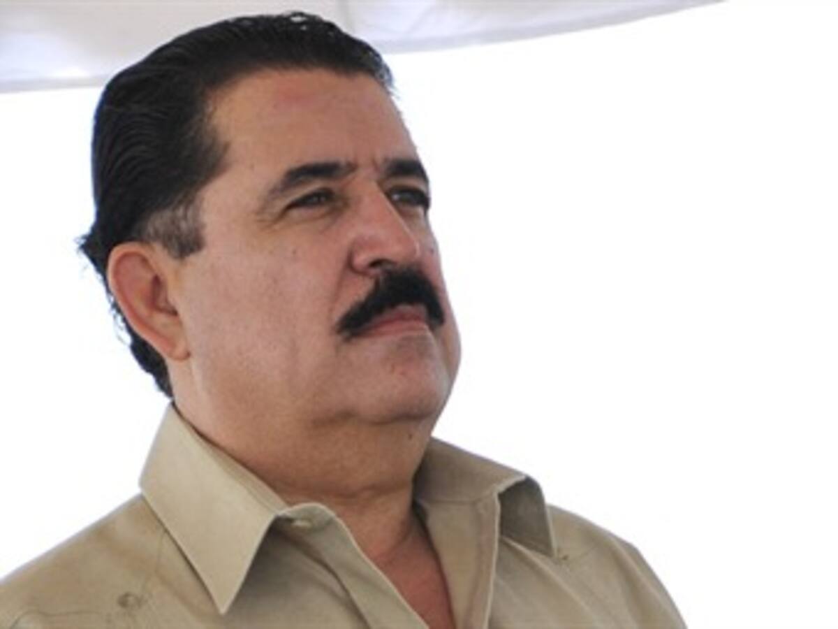 Zelaya dice que ya no acepta acuerdos para su restitución en carta a Obama