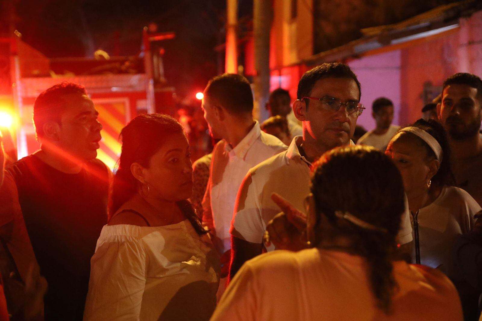 El alcalde Hugo Kerguelén atendió emergencia por incendio en Nuevo Mileno.