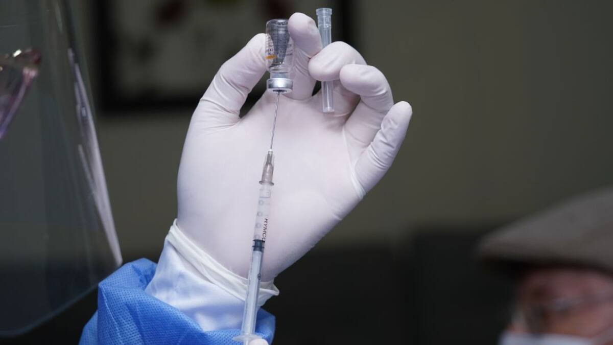 En 15 días se sabrá si la vacuna Astrazeneca se puede usar: Invima