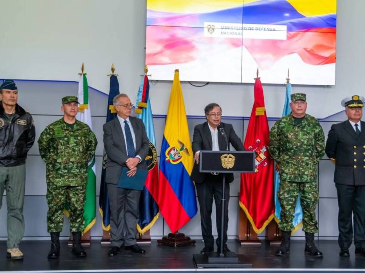 Gustavo Petro llama a mandos militares y de policía a neutralizar masacres