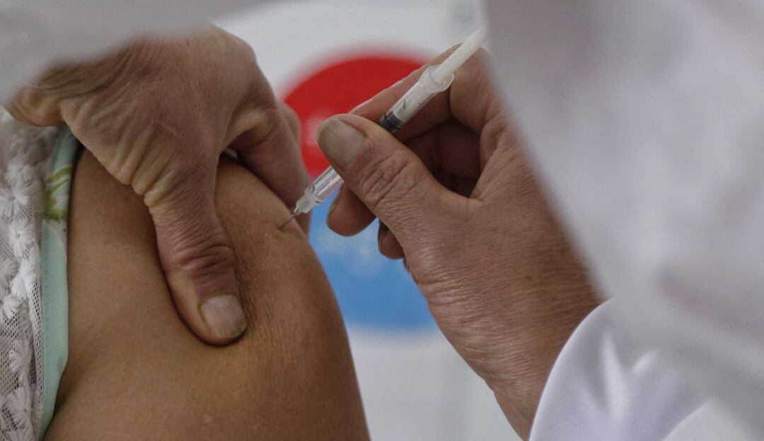 Muere abuelo por causas desconocidas, pero sus familiares le atribuyen su fallecimiento a la vacuna contra la COVID-19