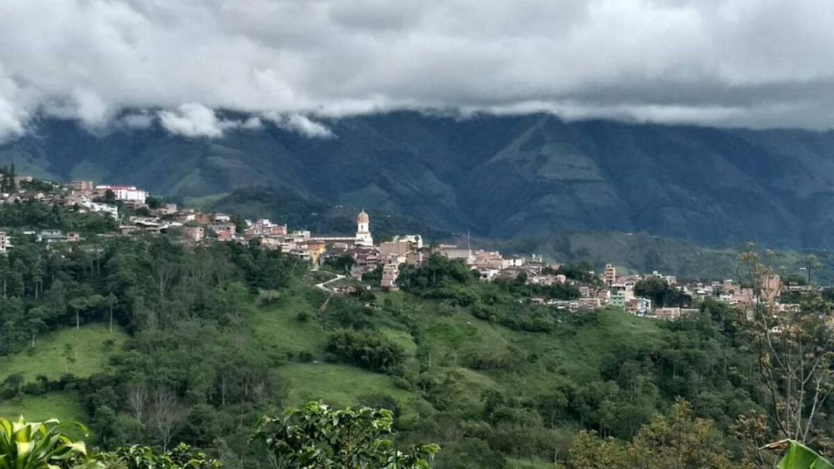 Todavía hay mucha politiquería: dura carta de la Iglesia en Medellín