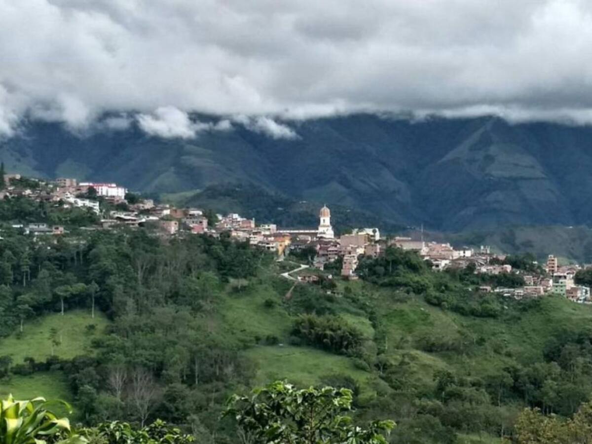 Todavía hay mucha politiquería: dura carta de la Iglesia en Medellín