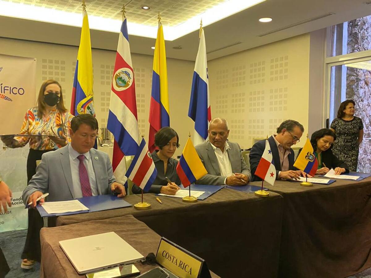 Colombia firmó acuerdo para proteger el Corredor Marino del Pacífico