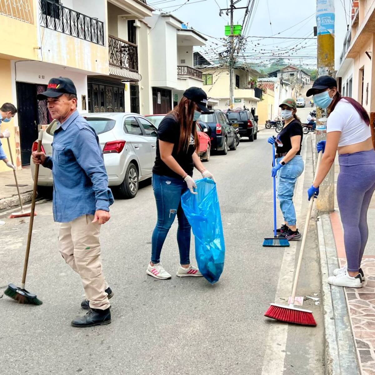 Alcalde de Lebrija lideró ‘limpiatón’ y retó a otro alcalde para que también lo haga