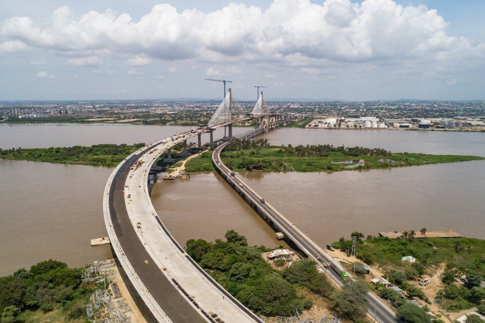 Gracias a un decreto se decide darle el nombre de Puente Laureano Gómez.