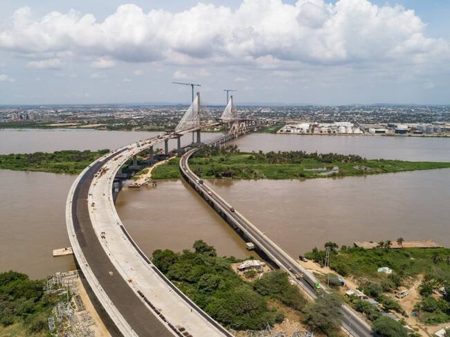 Gracias a un decreto se decide darle el nombre de Puente Laureano Gómez.