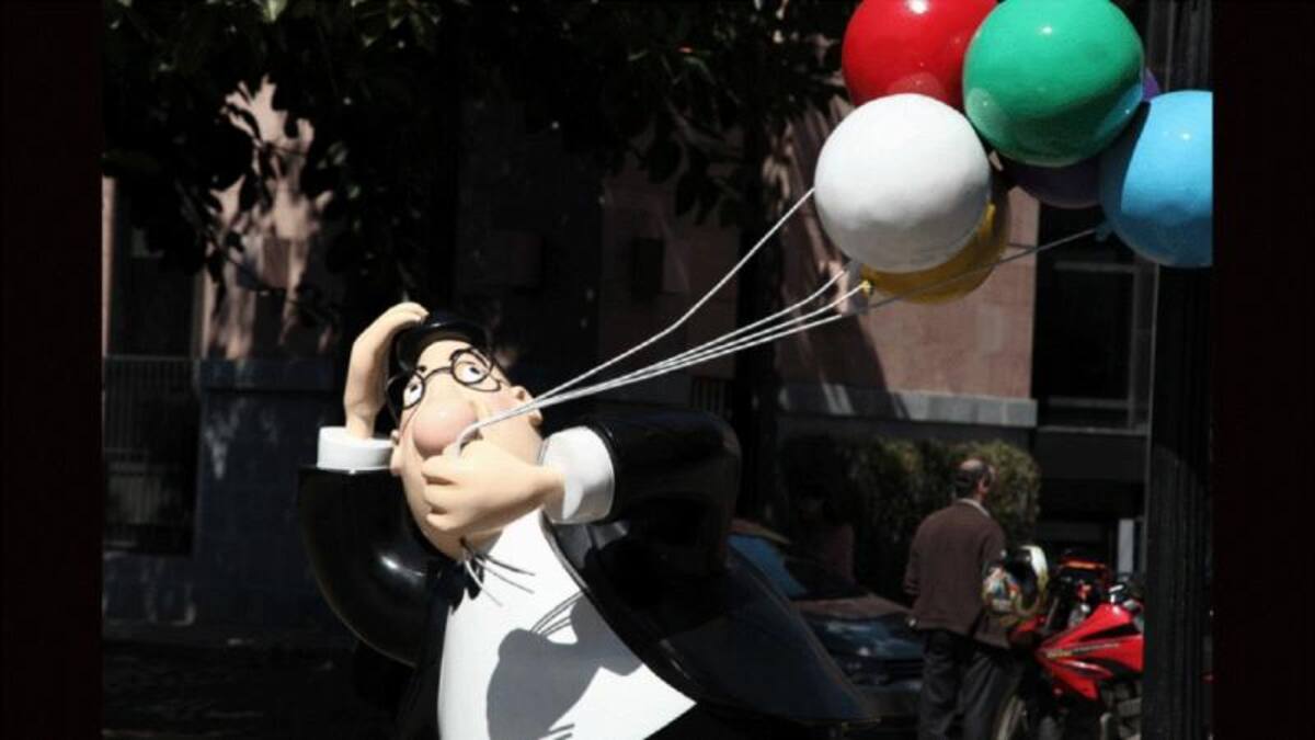 El Paseo es un recorrido de estatuas en el que aparecen representadas las figuras más entrañables de la historieta argentina. Tal es el caso de Don Fulgencio, uno de los personajes emblemáticos del dibujante Lino Palacio, que con sus globos de colores alegra el camino.