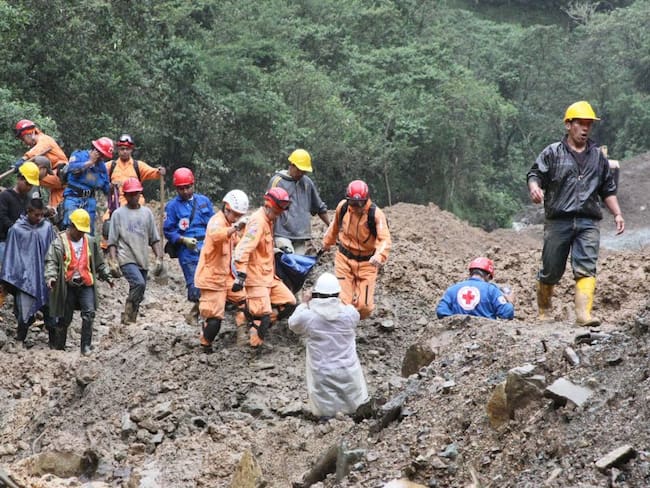 Tres muertos deja deslizamiento de tierra por lluvias, al sur del Cauca