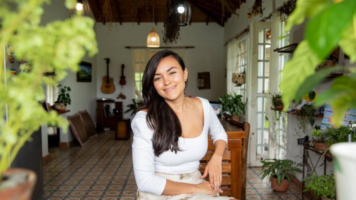 Los empresarios debemos saber convivir con este virus: Directora Aral Thel