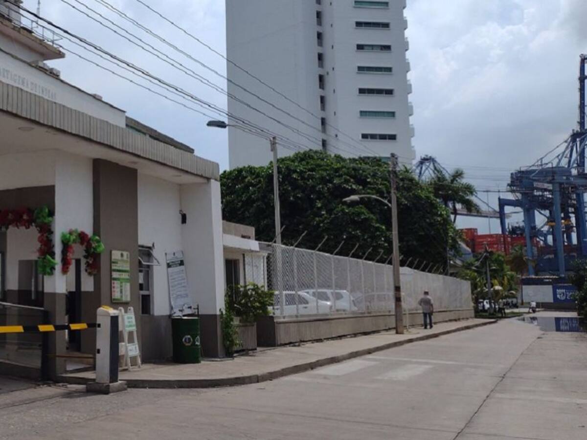 Sicarios dispararon a policía y lo dejan herido en vía pública de Cartagena