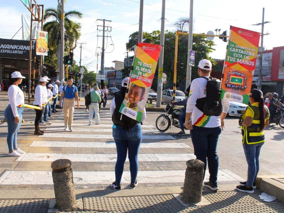 Toma masiva de sensibilización de cultura vial y buen uso de Transcaribe