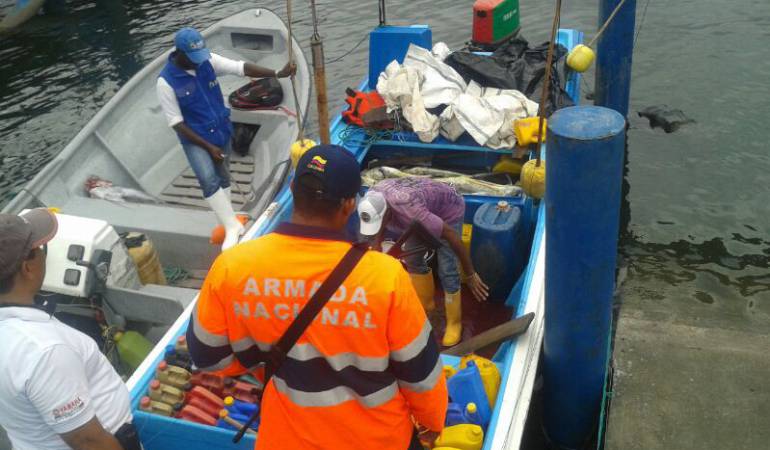 Imagen de archivo de 2014 de la Armada inmovilizando embarcaciones con pesca ilegal.