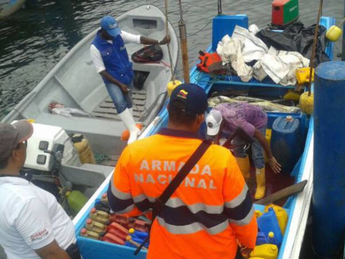 Armada retiene embarcación caimanés por pesca ilegal en aguas colombianas