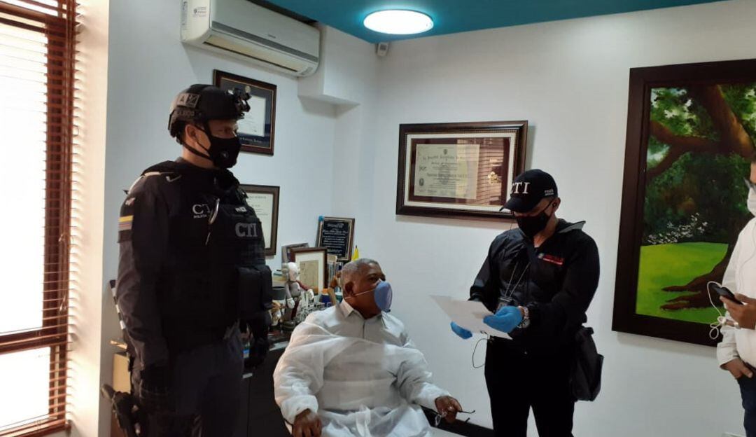 Momento de la captura de Gustavo Adolfo Aguilar Vivas, exgerente de la EPS Asmet Salud