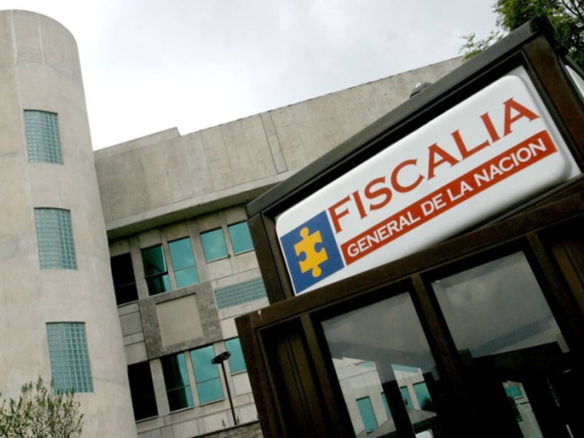 Fiscalía captura a ex funcionarios de Supersalud