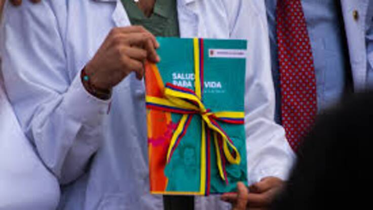 Reacciones sobre reforma a la salud