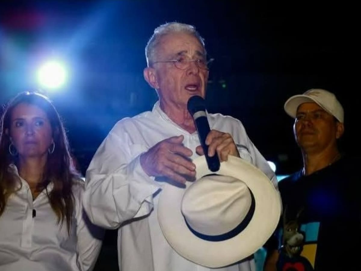 Uribe denunció que grupos “criminales” obligan a votar por Iván Cepeda en municipios del Tolima