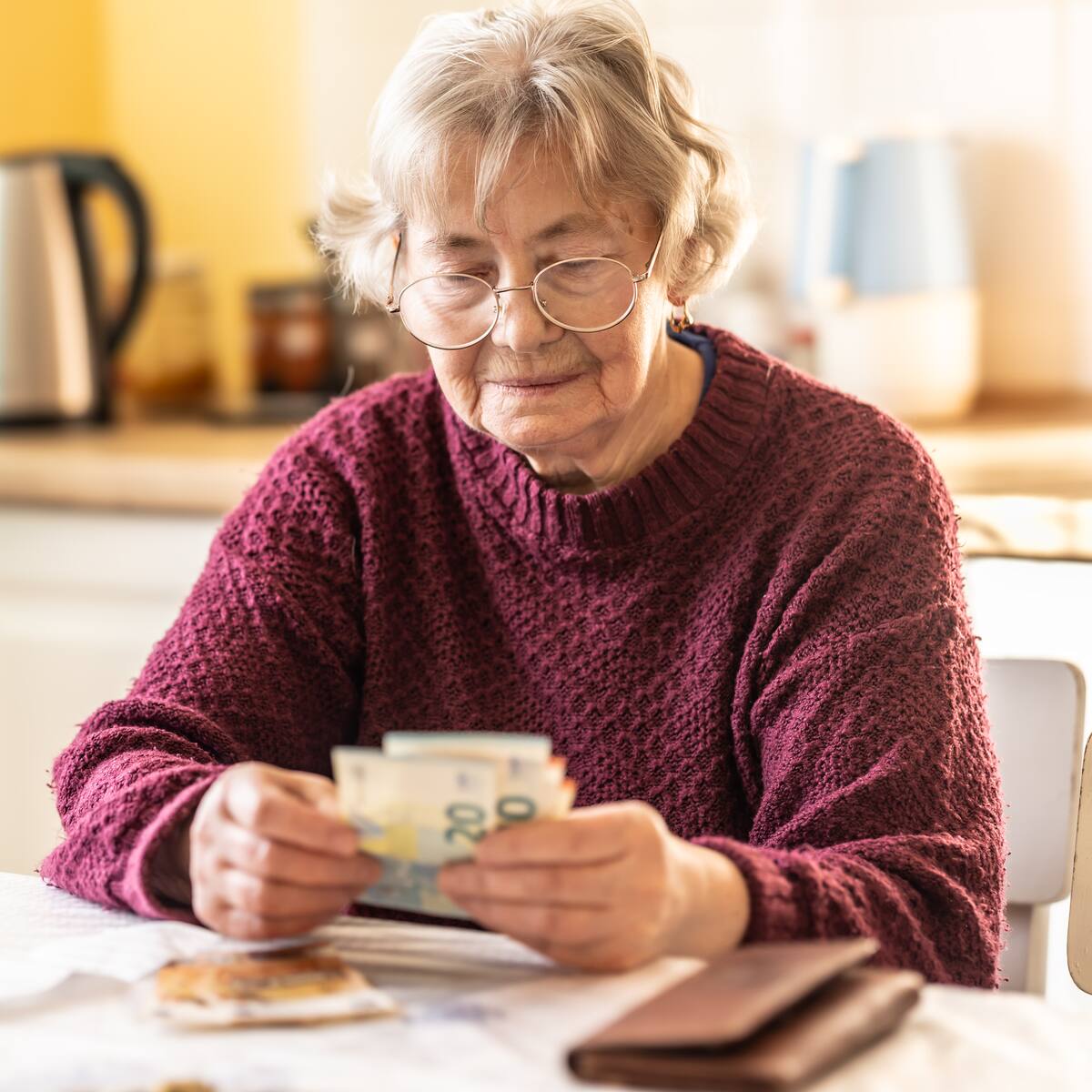 Cuánto subirían las pensiones en 2026 según último IPC del Banco de la República: Calculamos