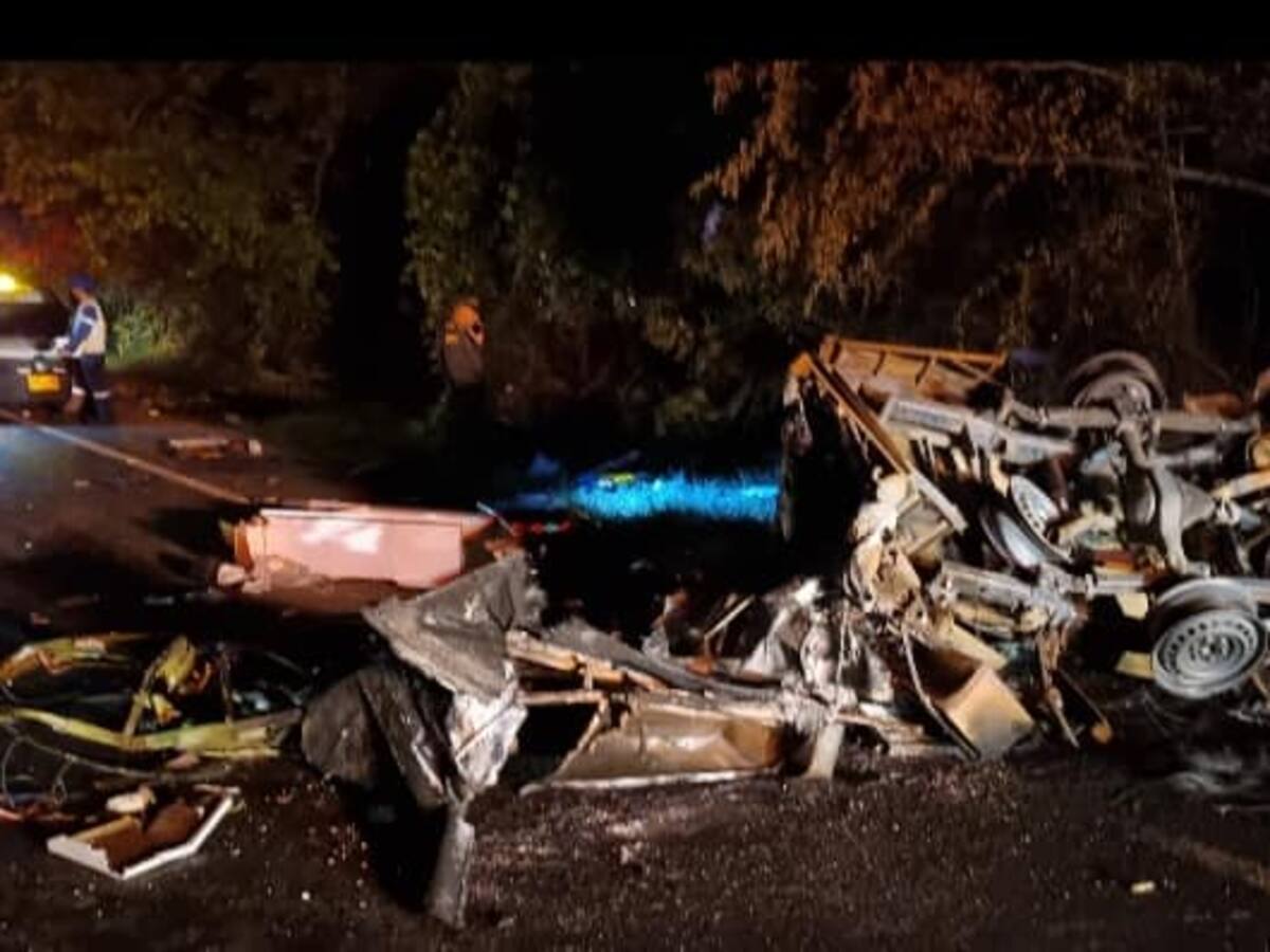 Fatal accidente entre una ambulancia y un bus que cubría la ruta Montería - Bogotá