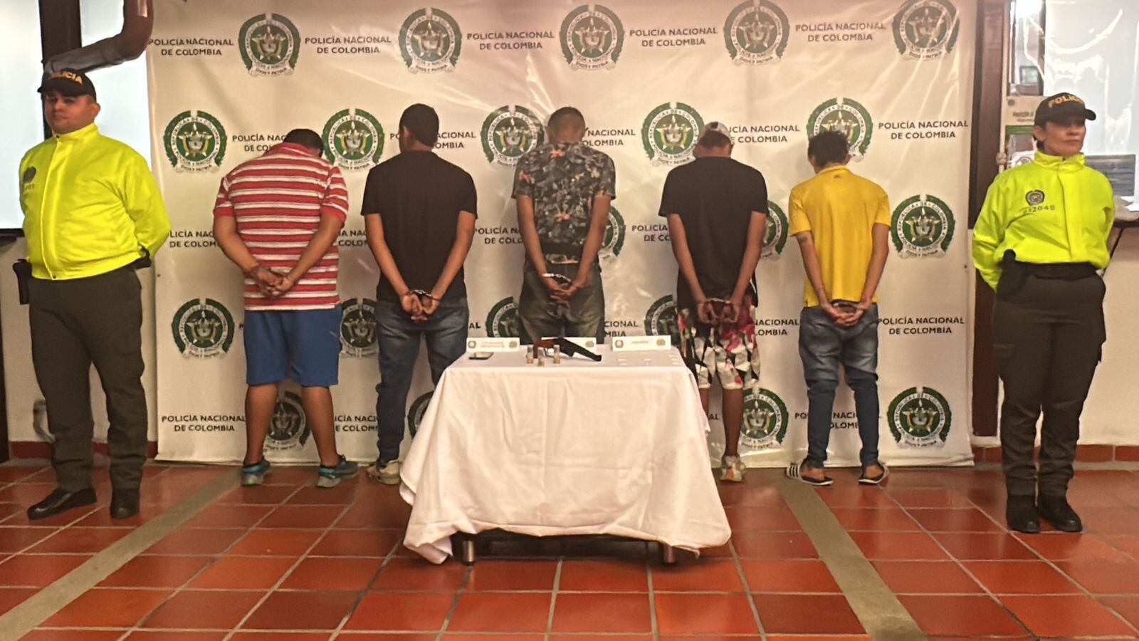 Bajo las rejas está la peligrosa banda conocida como la de “Los Pupos”