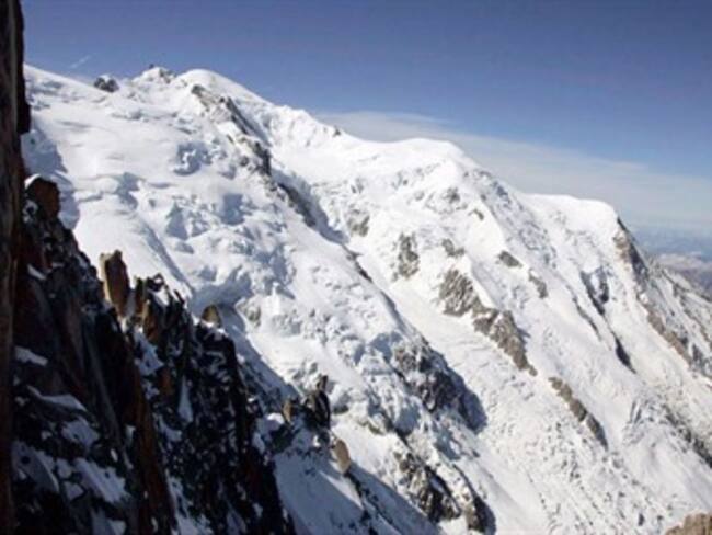 Alpinista encuentra caja con piedras preciosas en el Mont Blanc