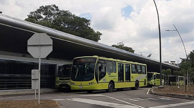 Por cierre de vías se modifica recorridos de dos rutas de Metrolínea