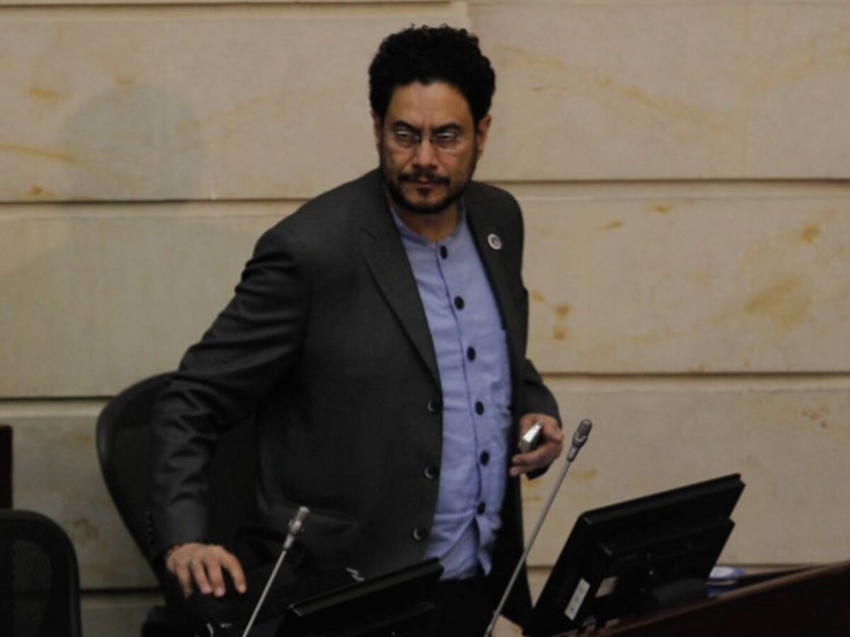 Pasar a la Fiscalía el proceso a Uribe lo debilitaría y haría vulnerable