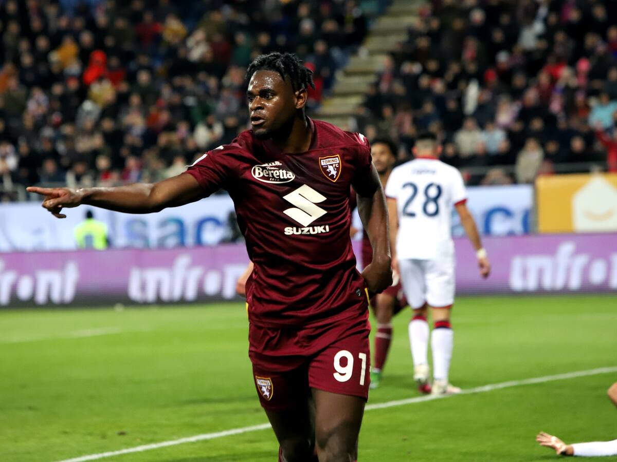 Técnico del Torino se rindió ante Duván Zapata: así fue su gol ante Cagliari en Serie A