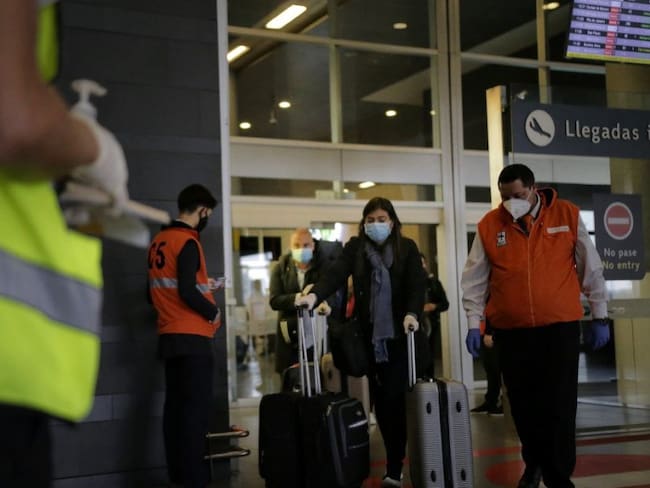 Solicitan a Cancillería fechas de vuelos para colombianos en el exterior