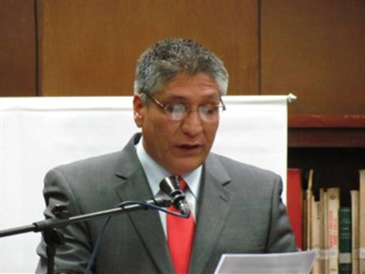 Sigifredo López niega vínculos con el coronel González del Río