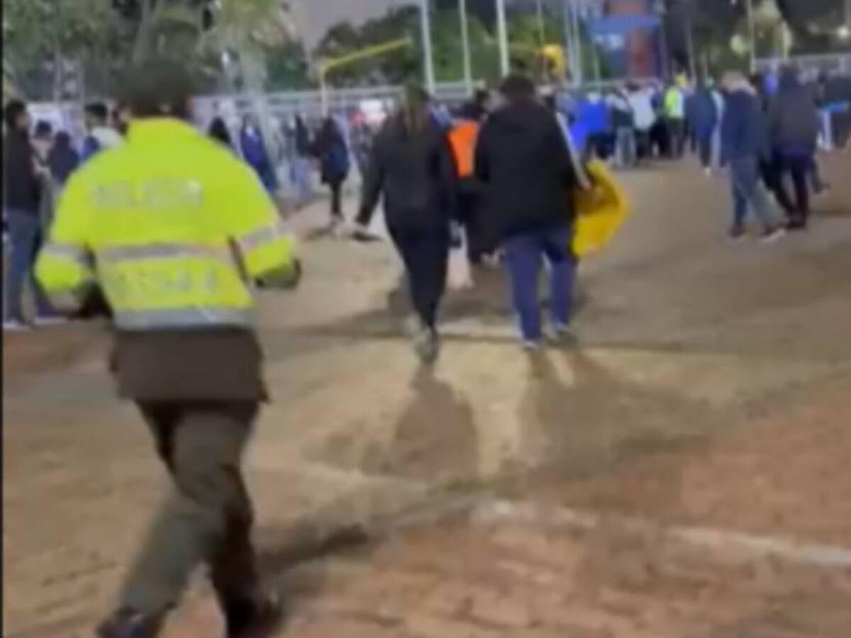 VIDEO | Hincha se intentó robar una silla del estadio El Campín