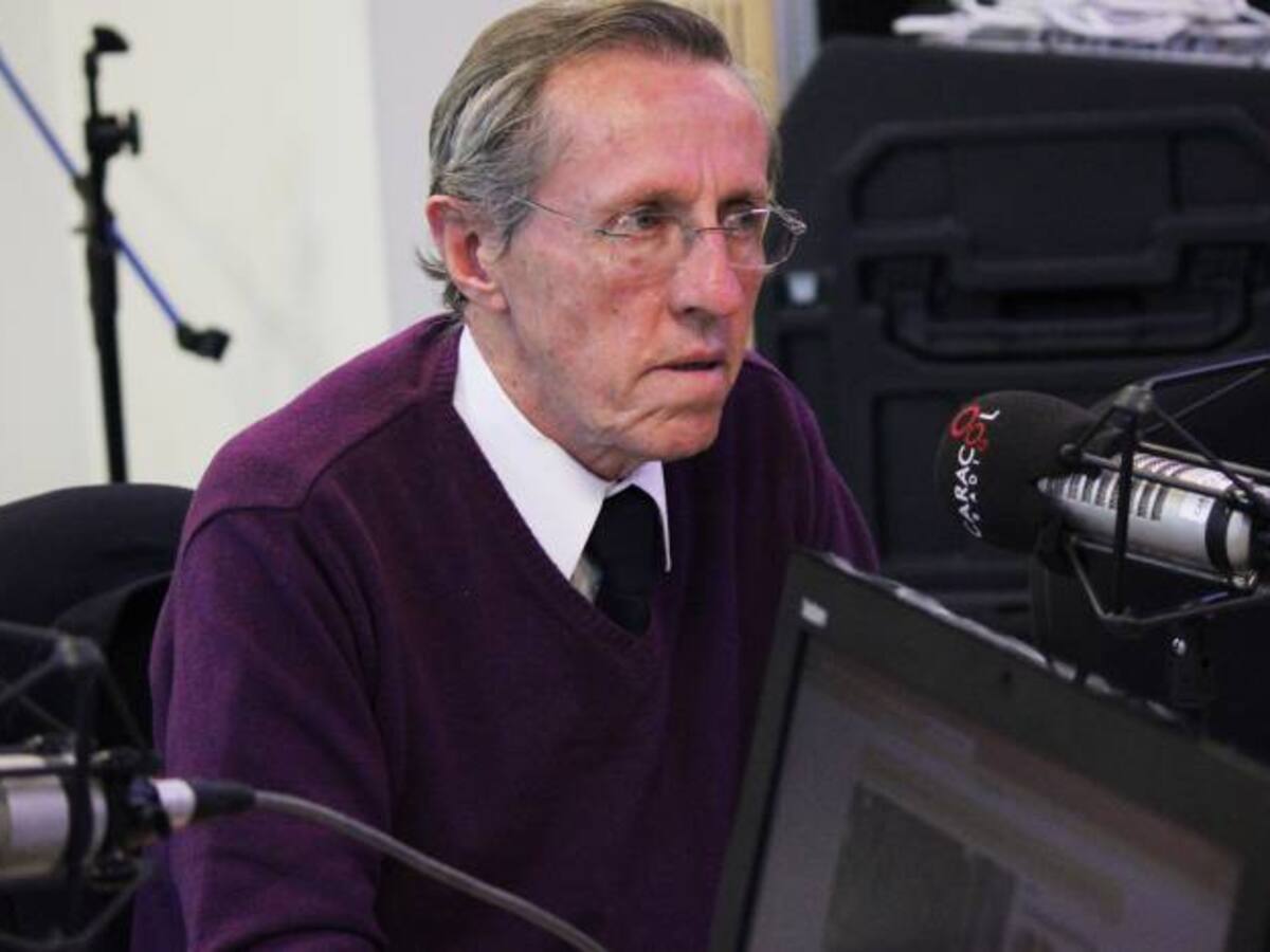 Senador Navarro plantea ampliar el cupo de taxis en horas pico en Bogotá