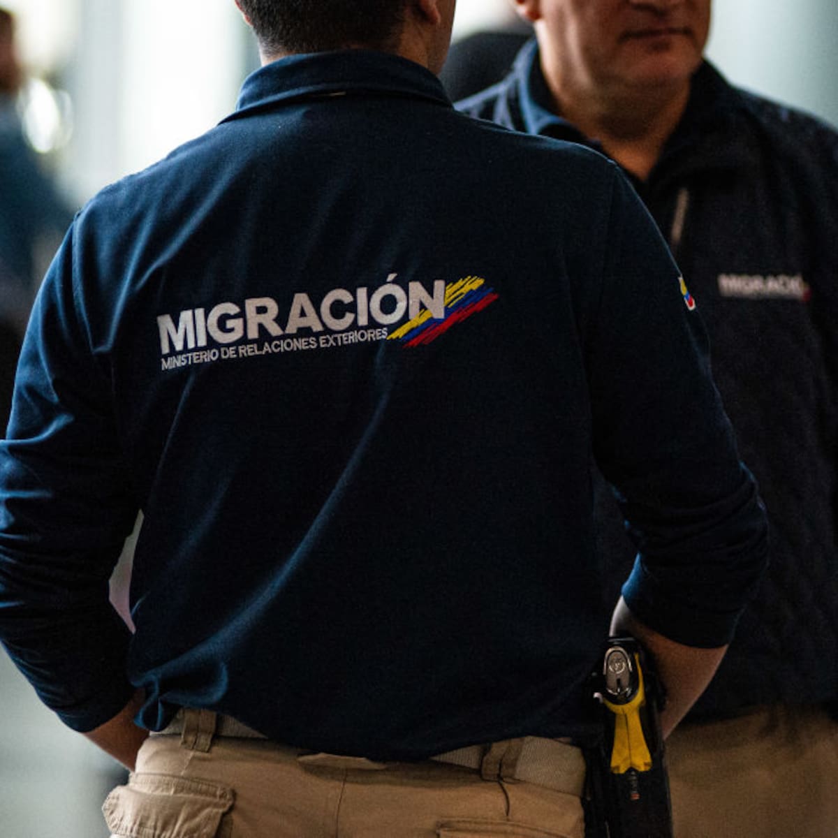 Capturan a funcionarios de Migración Colombia que permitían paso ilegal de extranjeros por el país