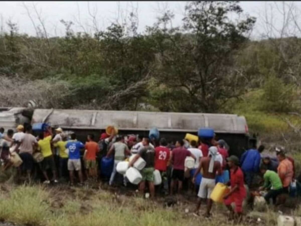 Tasajera llora a las 45 víctimas de la explosión de un camión cisterna