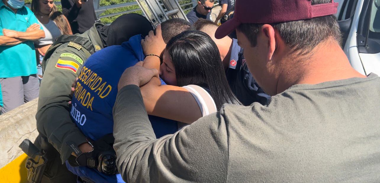 Pretendió lanzarse desde el Puente de la Novena