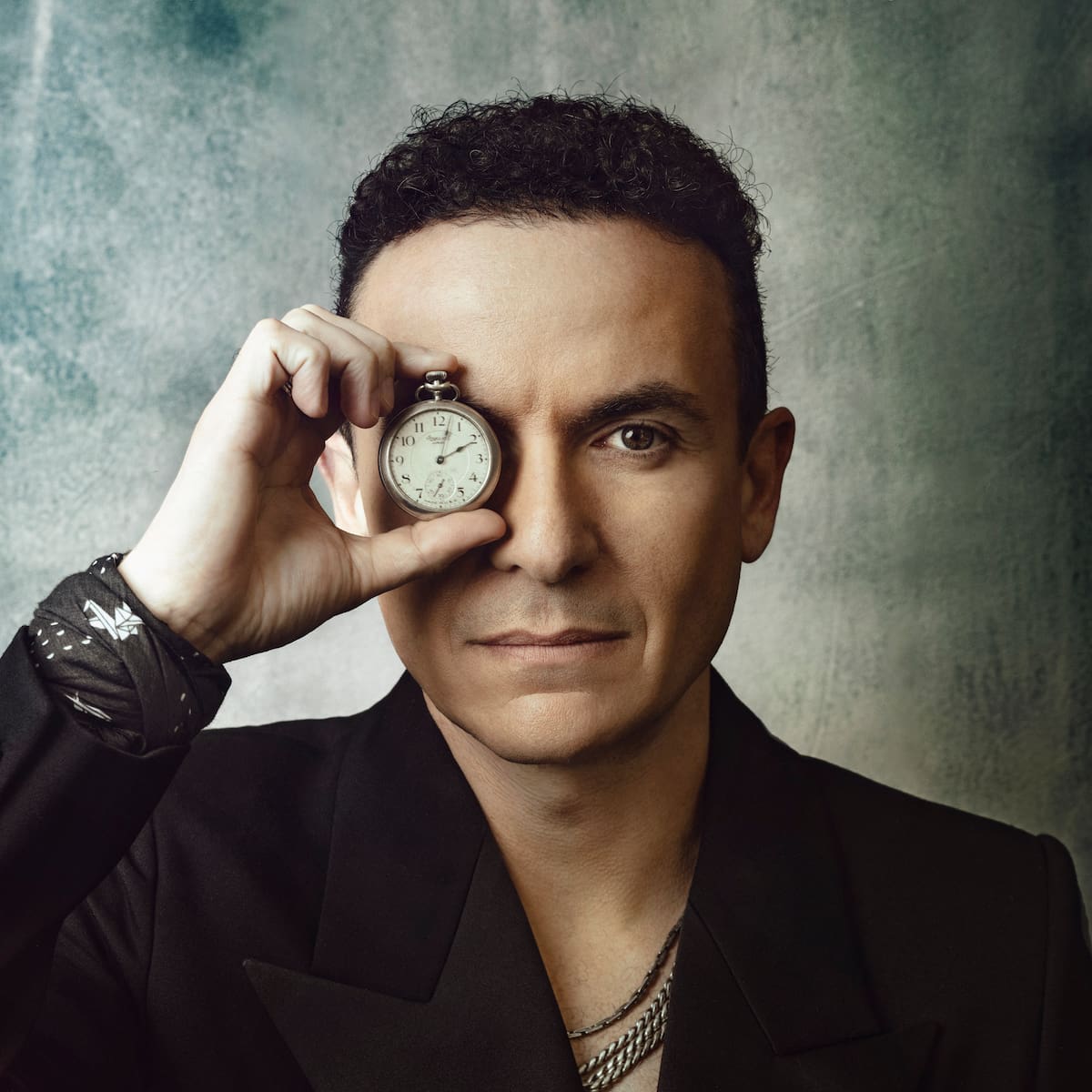 El cantautor colombiano Fonseca presenta su nuevo álbum de estudio ‘Antes que el tiempo se vaya’