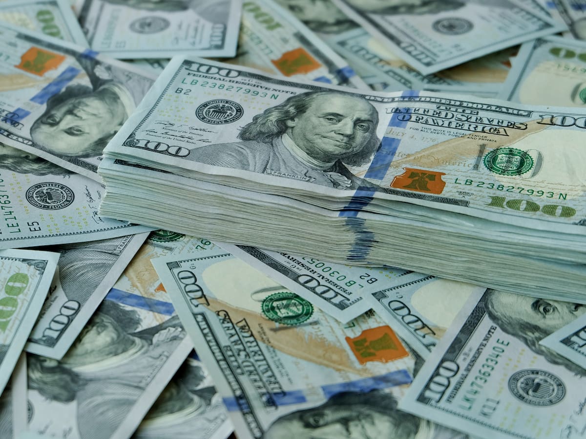 Así cerró el precio del dólar en Colombia HOY, 22 de abril, ¿siguió subiendo?