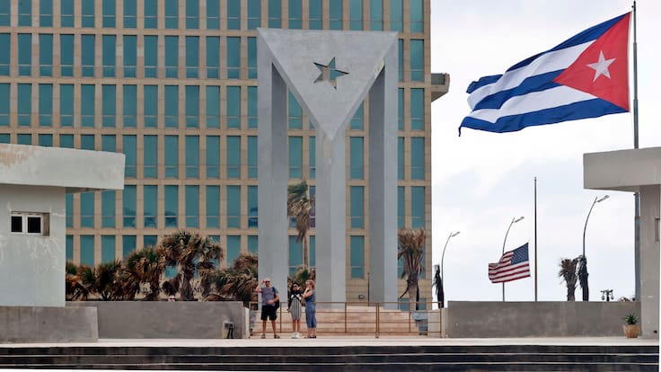 “Es un poco tarde”: exalcalde de Hialeah sobre Cuba fuera de países patrocinadores del terrorismo