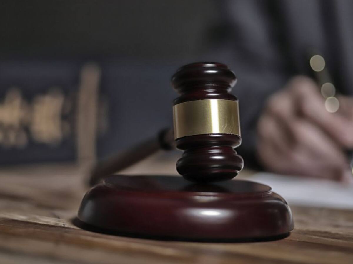 Insólito: Hombre demandó a vidente por no quitarle maldición de su exnovia